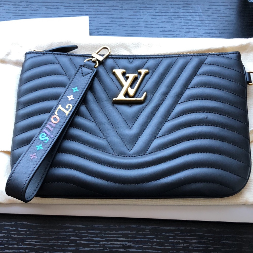 W/ Receipt 🌼🌼 DISCONTINUED 🌼🌼 Louis Vuitton New Wave Clutch